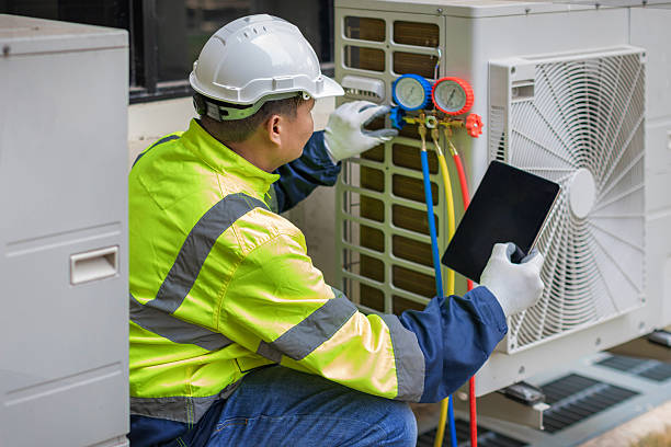 Professional Hvac technician working in Huntsburg, OH